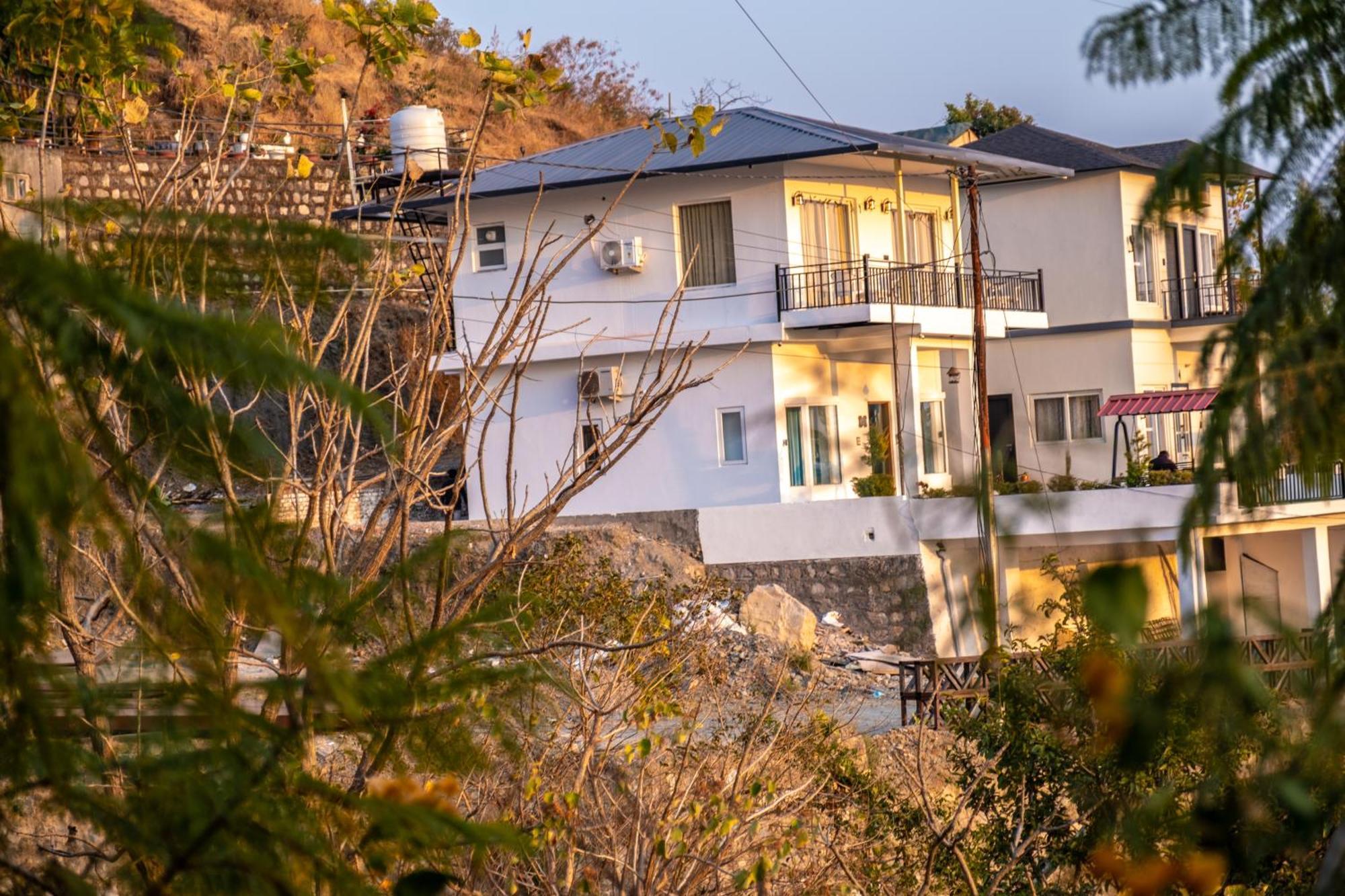 The Bougainvillea Retreat - A Luxury Private Pool Villa In Dehradun Exterior photo